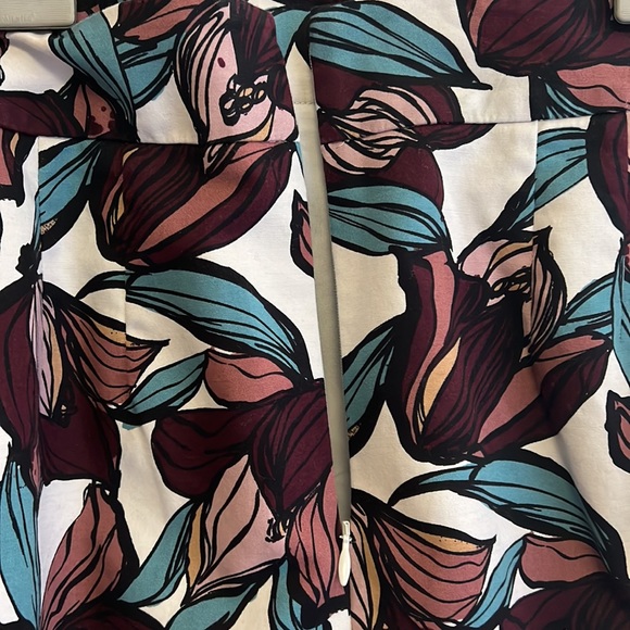 Ann Taylor Loft Floral Pencil Skirt - Picture 4 of 6